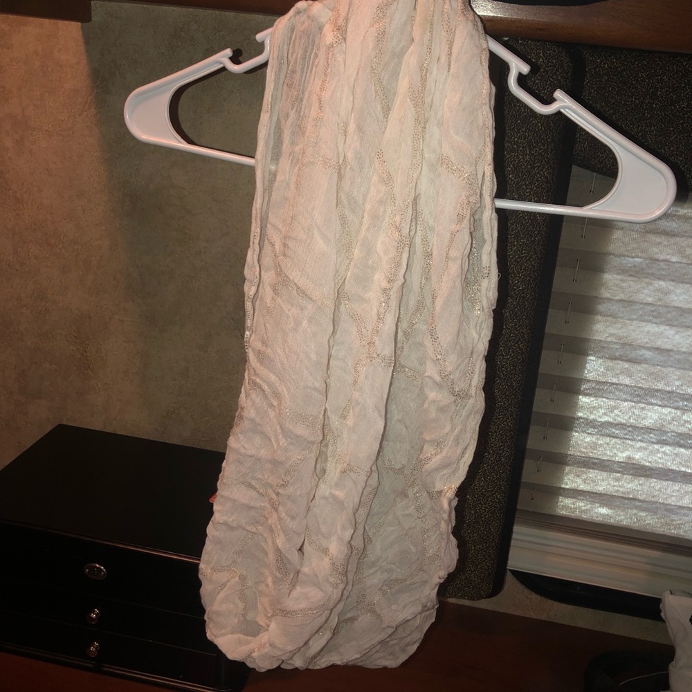 Scarf (WILL TAKE OFFER)